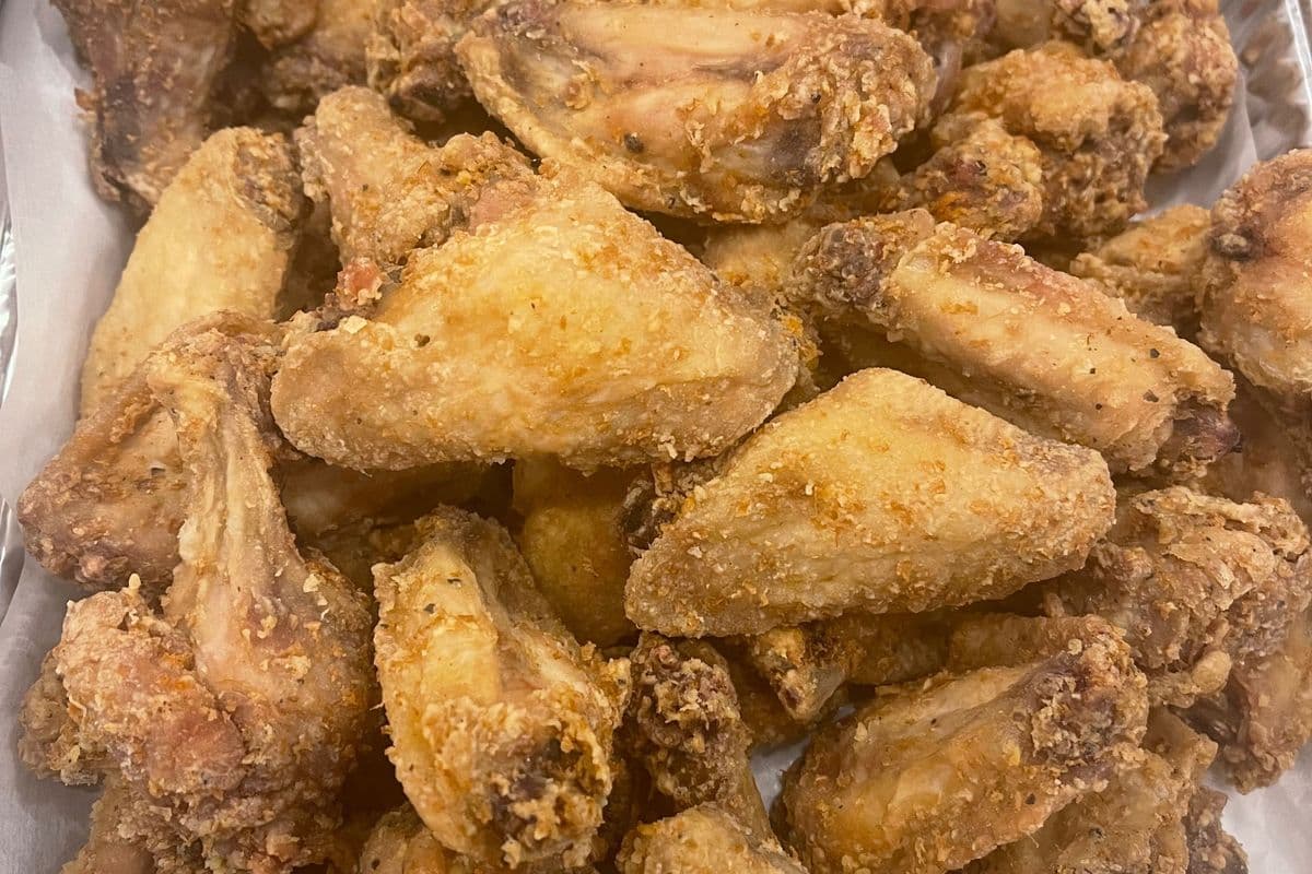 7. Deep-fried Chicken Wings - Cánh Gà Chiên Bơ