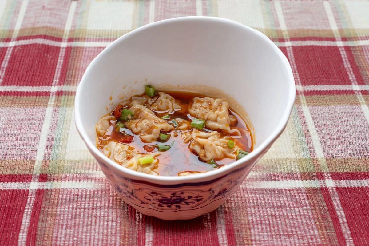 Spicy Sour Soup Pork Wonton (12)  / 酸汤猪肉馄炖 -CS1