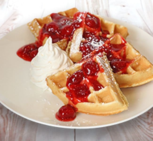 SMITTY'S WAFFLE WITH FRUIT