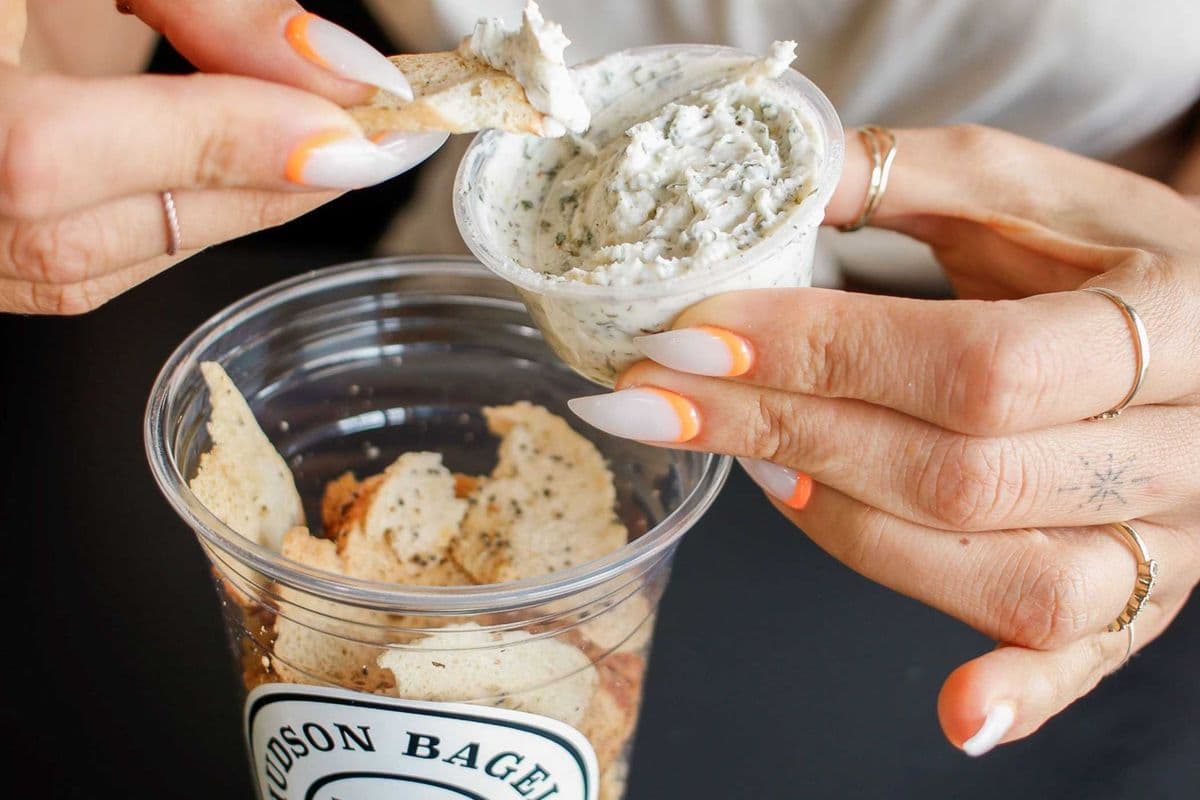 Bagel chips & Dip