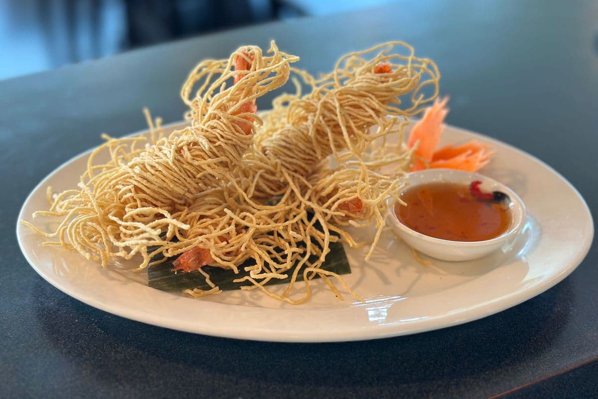 AP3. Shrimp Wrapped in Crispy Noodles (4pcs)