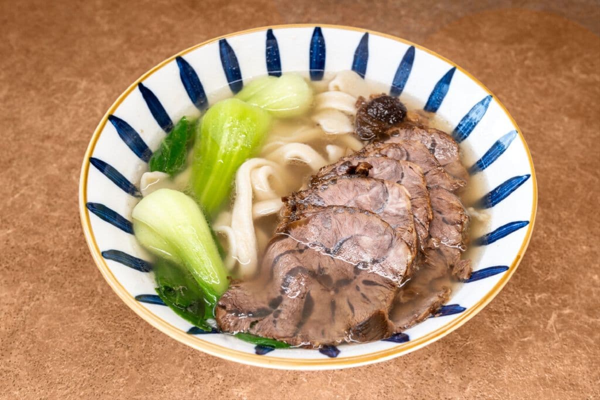 Braised Beef Shank with Noodles (Homemade Noodles) - 卤牛腱机制面