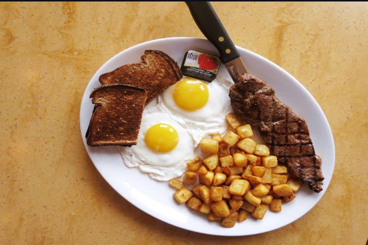 6oz Steak N Eggs