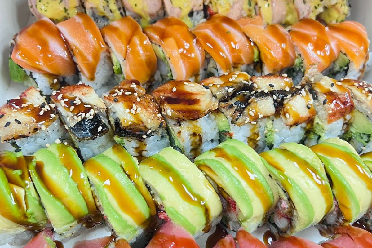 Party Tray G (48 pcs) Dragon Rolls Tray