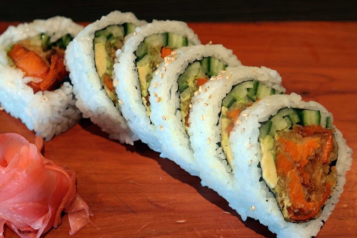 16. Sweet Potato Tempura Roll (6 pcs)
