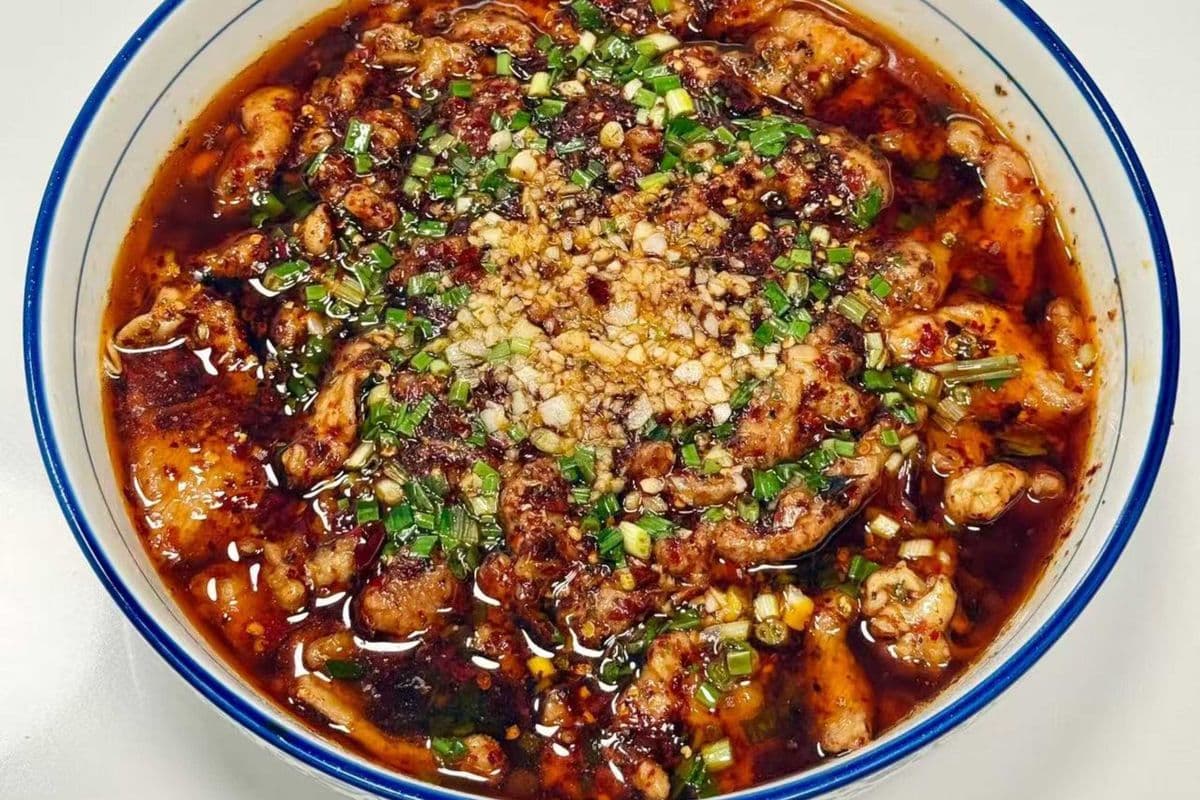 Sichuan Boiled Sliced Pork 🌶️🔥 with Rice & Drink 四川水煮肉片配白饭+饮品 (🔥 Weekly Special – Limited Time)