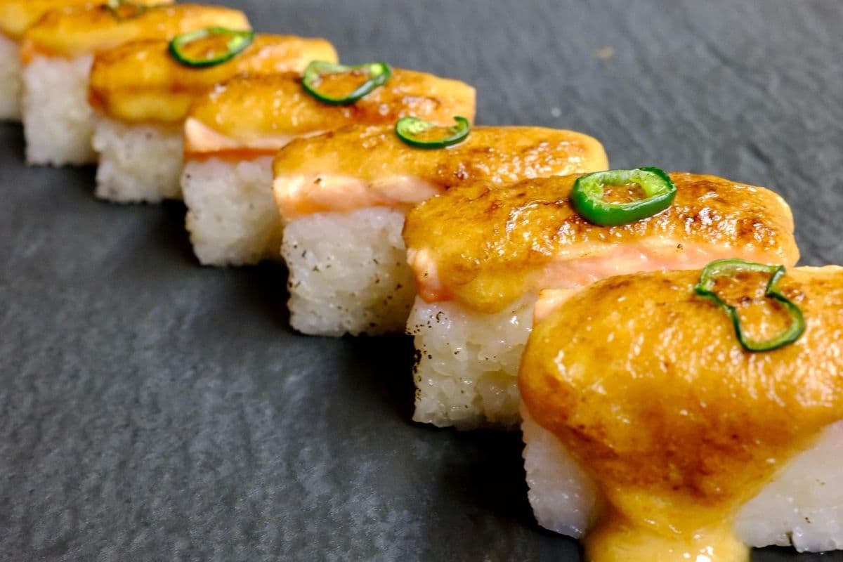 Oshi salmon roll(8pcs)