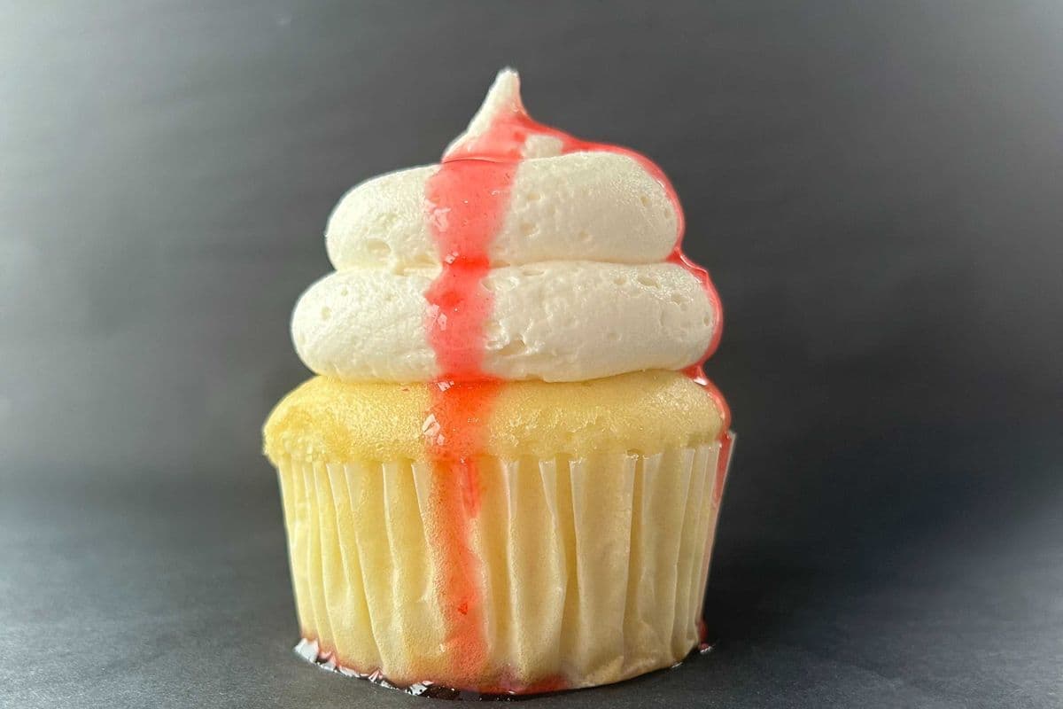 Strawberry CheeseCake Cupcakes (6 pcs)