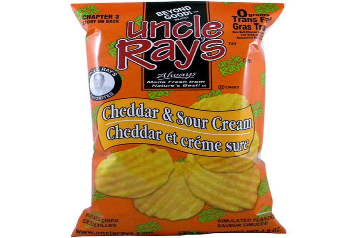 Uncle Ray's Cheddar & Sour Cream (130g)