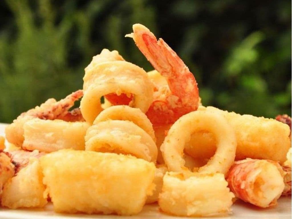 Calamari Fritti & Shrimp Family Tray