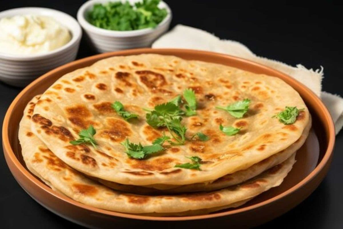 Tawa Paratha Paneer (2 Pcs)