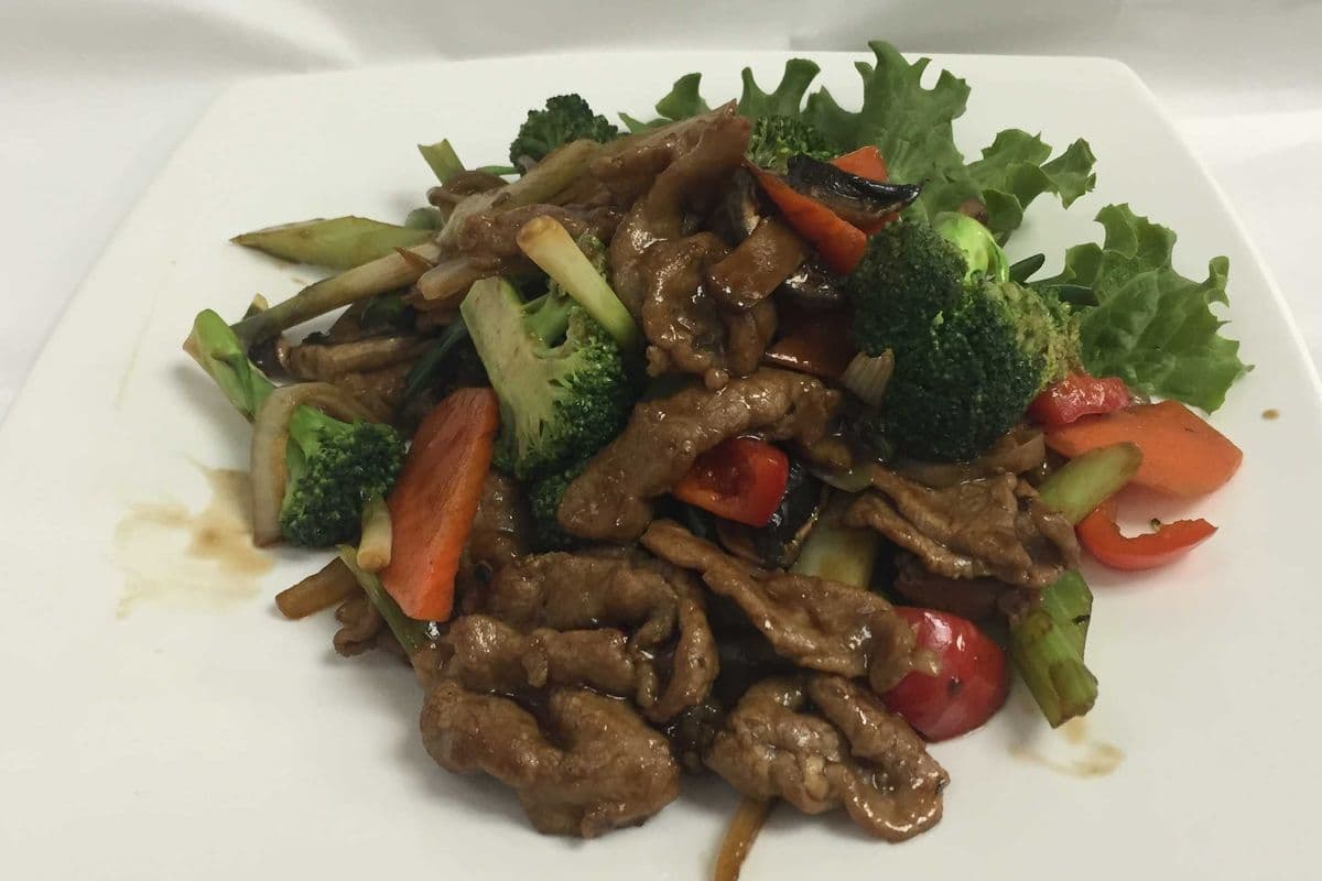 B3. Stir-Fried Beef with Ginger and Onions