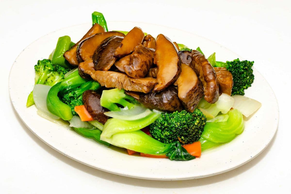 032 Braised Vegetable Chop Suey with Chinese Mushroom 北菰扒時蔬