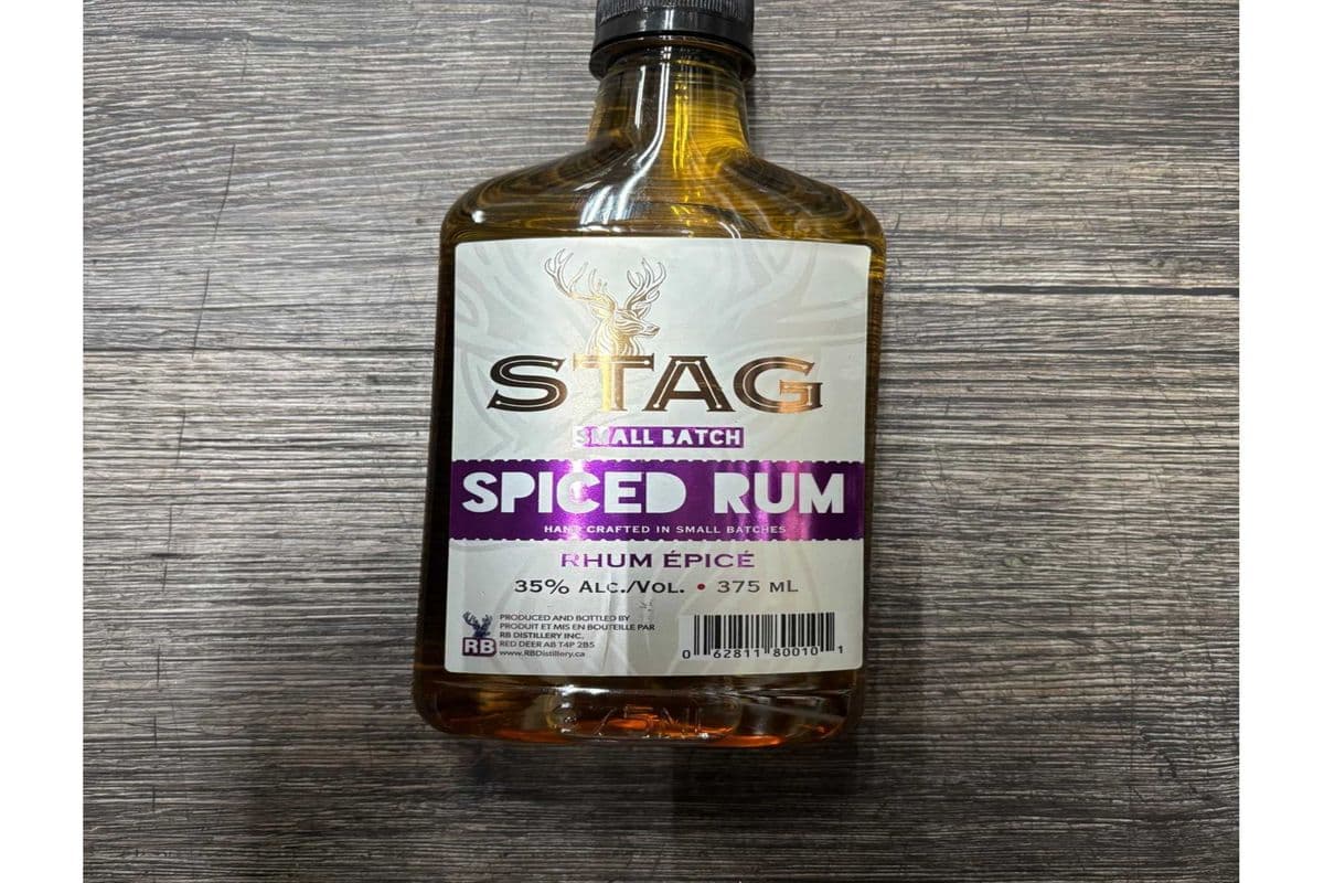 STAG SPICED RUM 375 ML (1 x 375 ML )