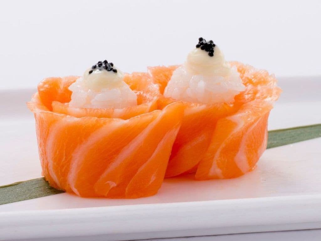 Salmon Rose Sushi (3 Pcs)