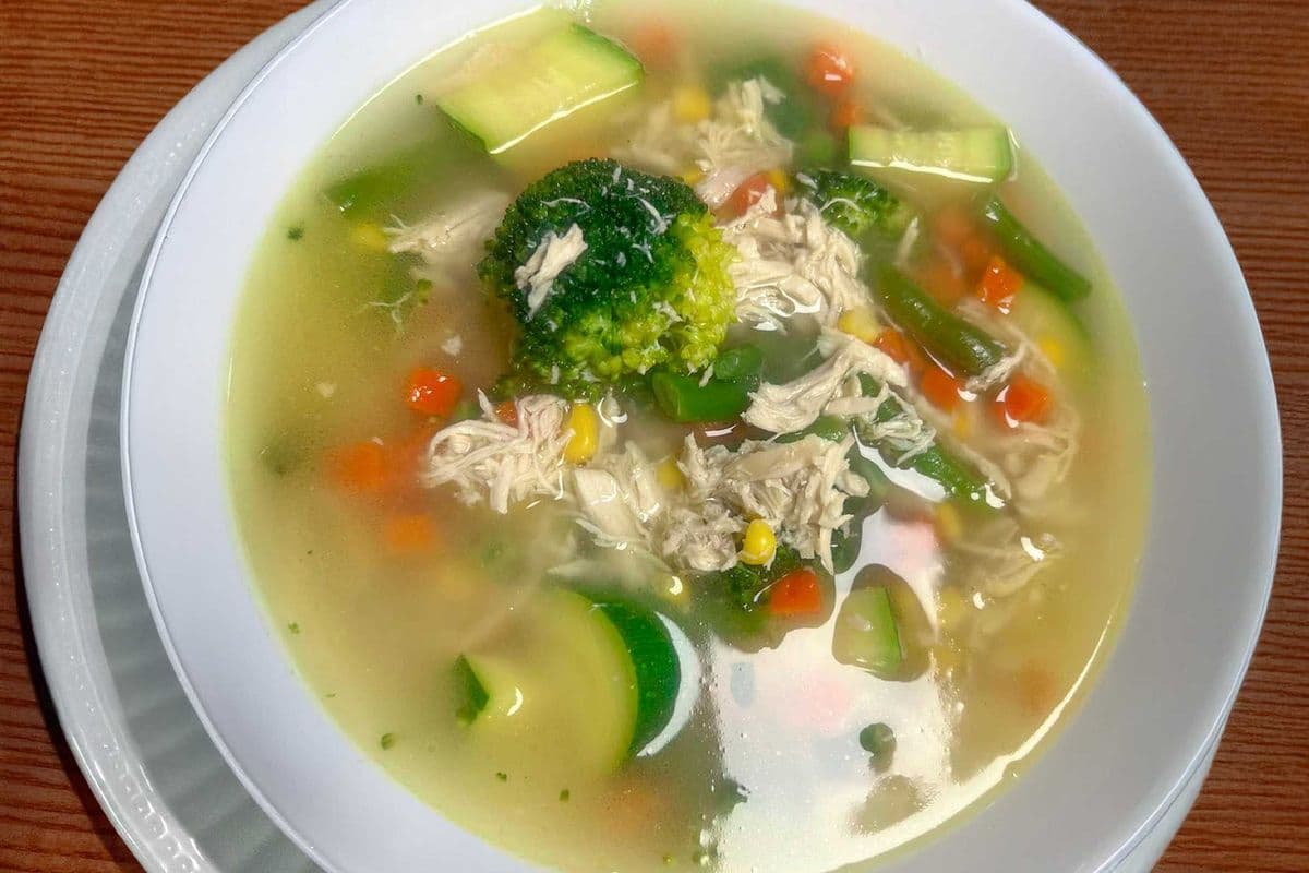 Caldo de Pollo