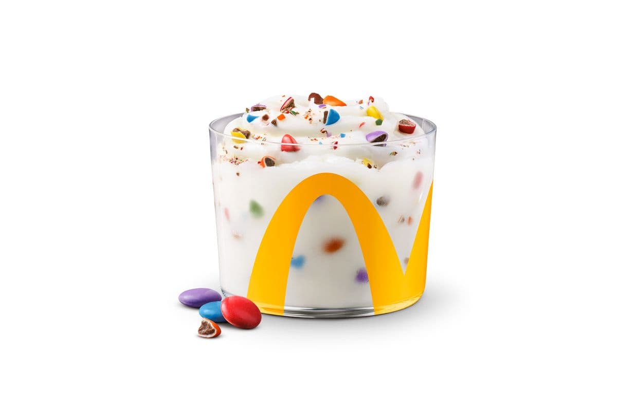 Smarties McFlurry [390.0 Cals]
