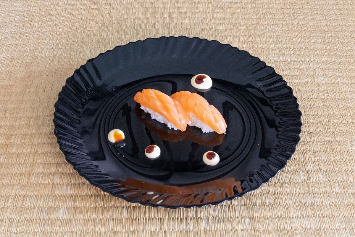 Nigiri et sashimi - Sake Nigiri (2 mcx) / Nigiri and Sashimi - Sake Nigiri (2 pcs)