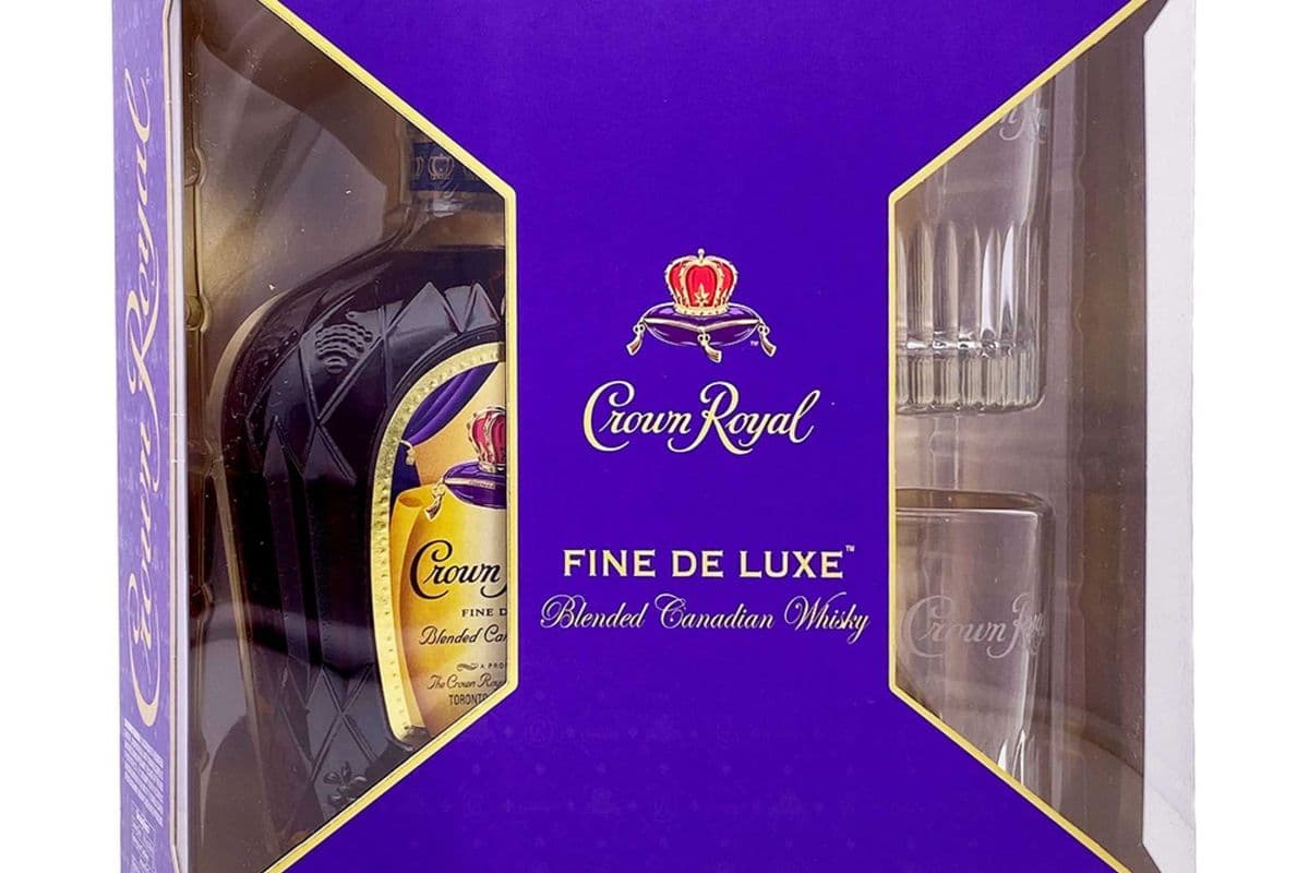 Crown Royal with signature rock glasses gift set (1 x 750ml)