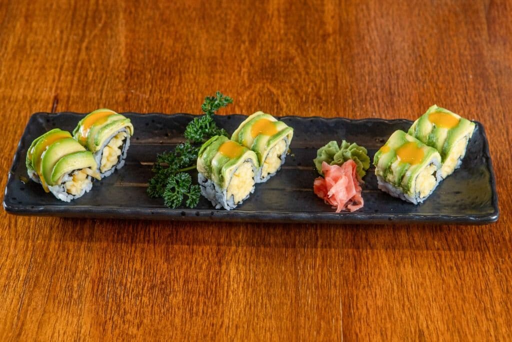 Mango Avocado Roll (6 pcs)