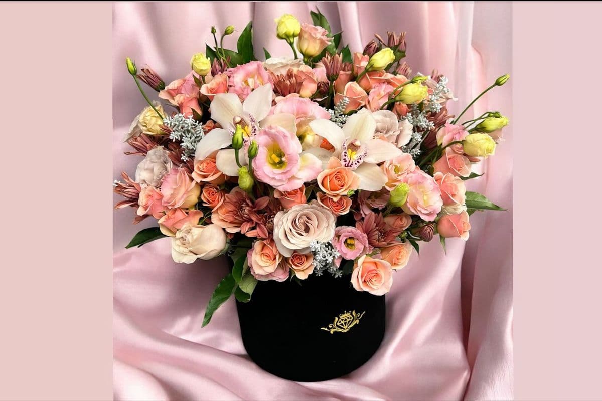 Grandiose Jadore Seasonal Mix – Flowers last 10 days