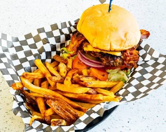 Bacon Cheeseburger with fries (1 Cal)