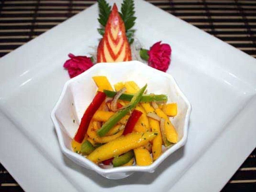 B14. Mango Salad (Small)