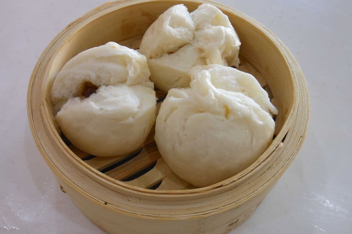 Steamed BBQ Pork Bun 蒸蜜汁叉燒包