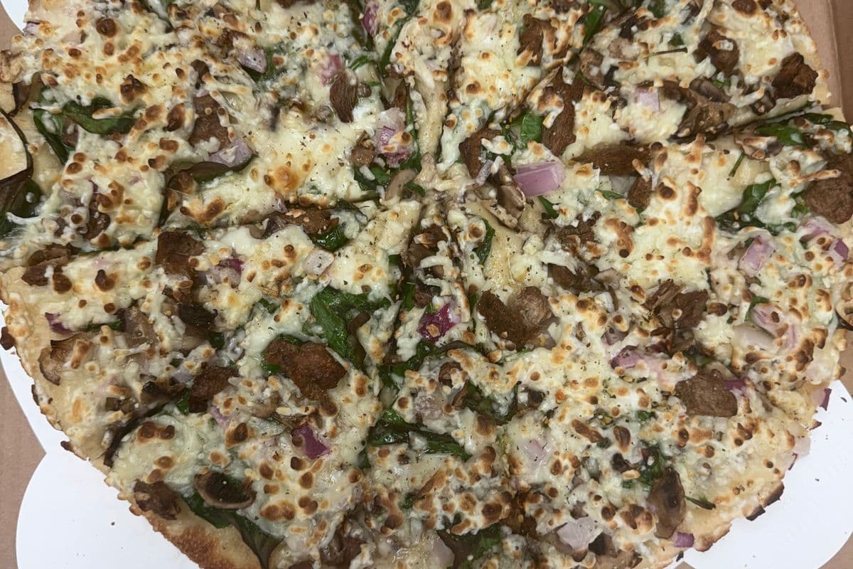 GARLIC STEAK PIZZA VEGAN
