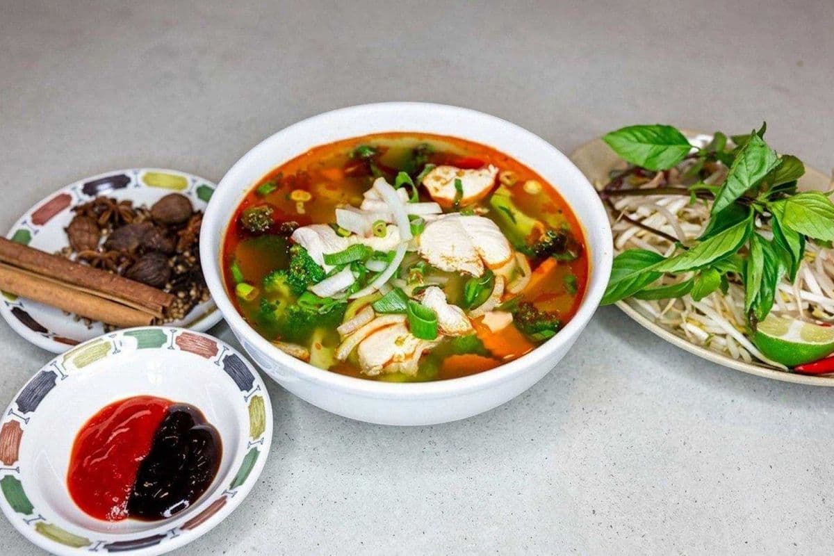 14. Pho Ga Rau Cai Sa Te
