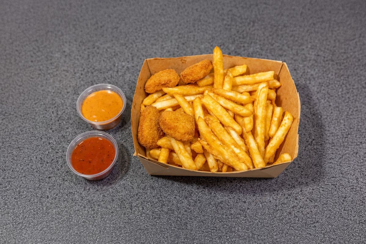 Chicken nuggets & Fries