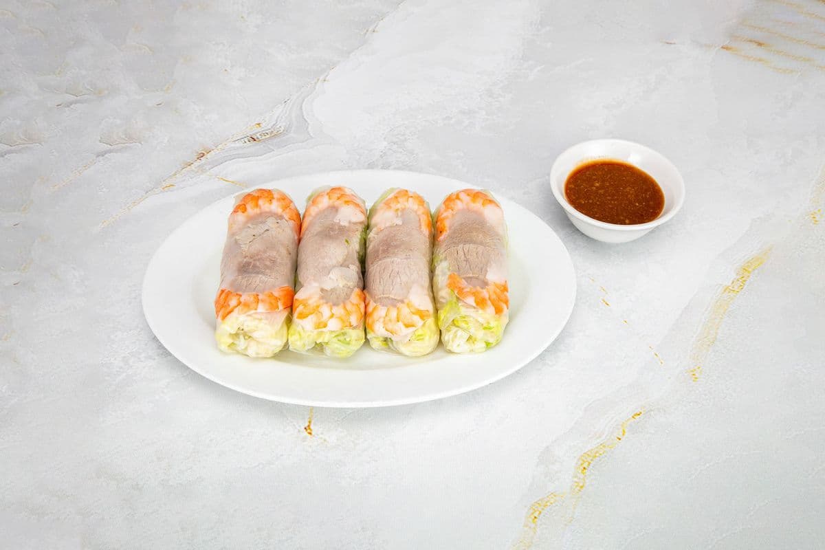 3. Salad Rolls (4 pcs)