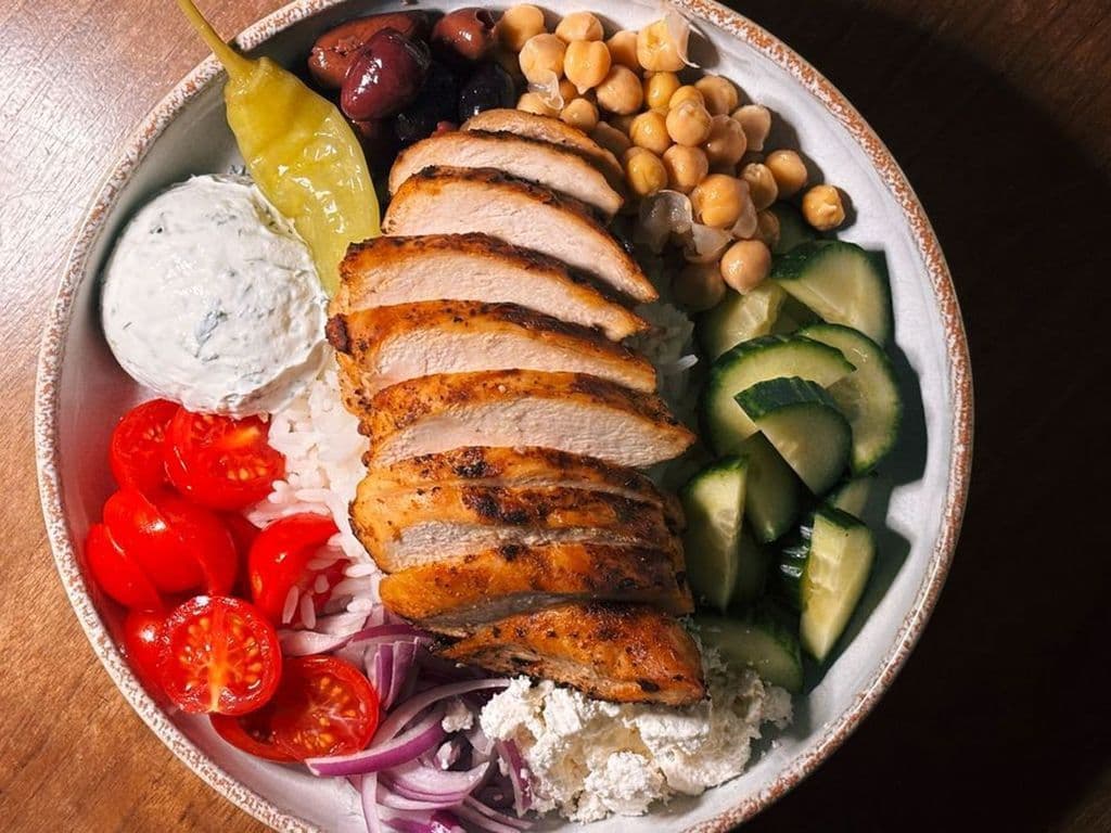 Bol de Poulet Méditerranéenne \ Mediterranean Chicken Bowl