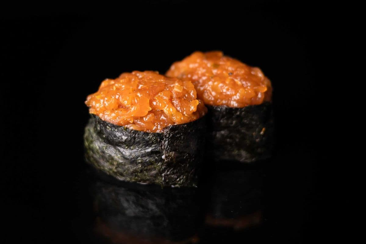 Gunkan Maki Salmon Tartare (2 pcs)
