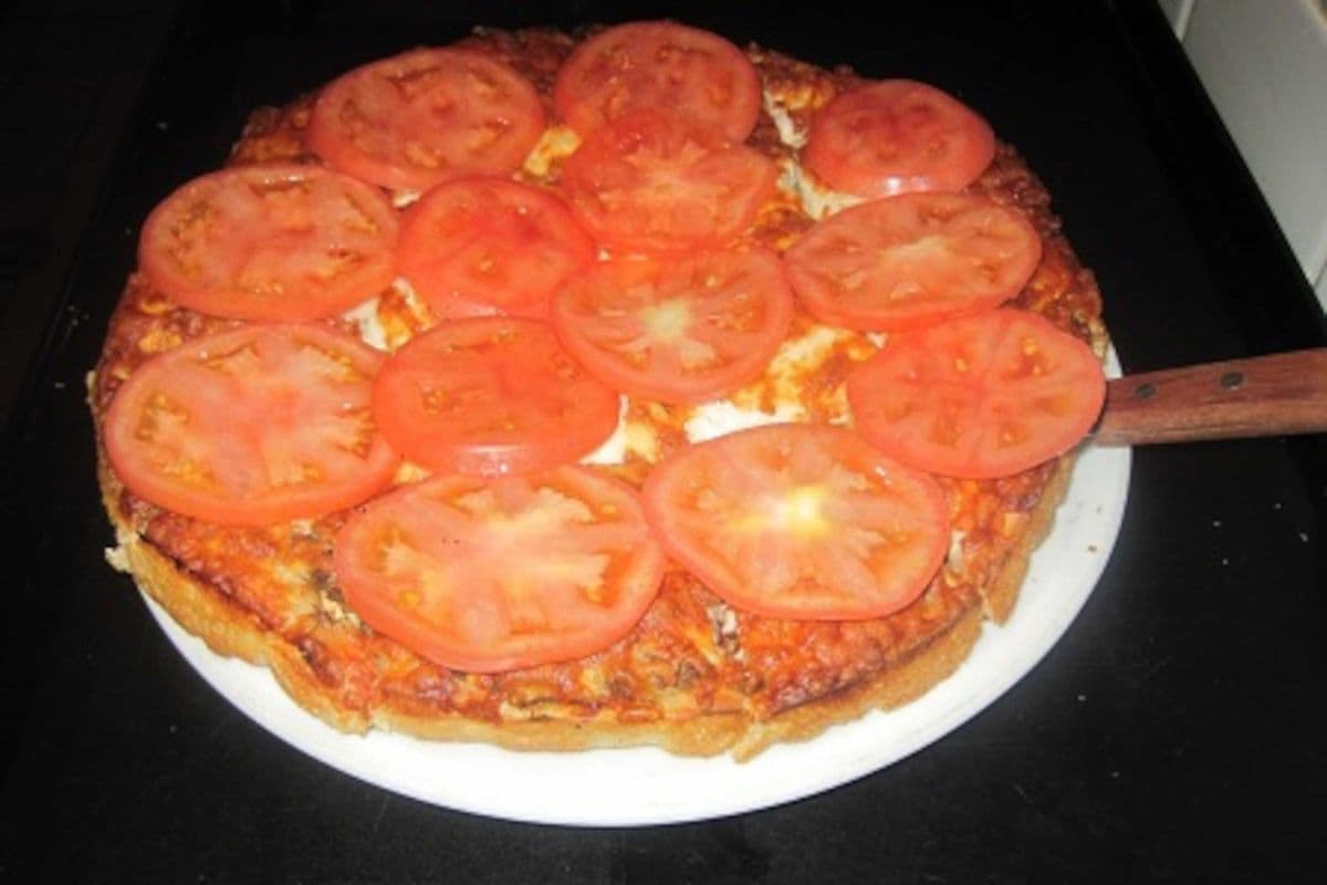 15. 12" Large Ham and Fresh Tomato Pizza