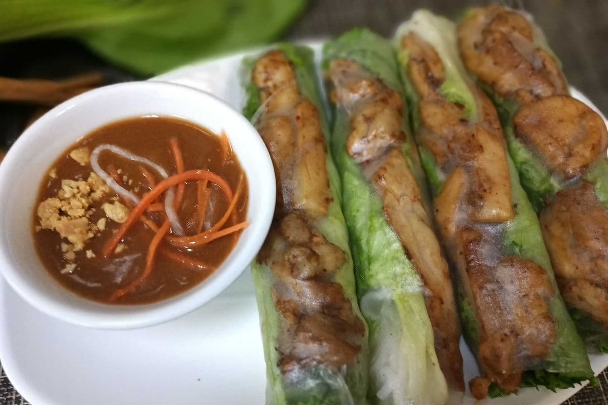 105. Fresh Rolls with Grilled Chicken
