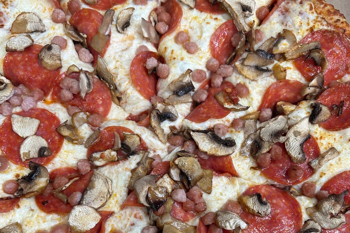 Large Canadian Pizza