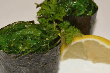 S16. Seaweed Salad Sushi (6 pcs)