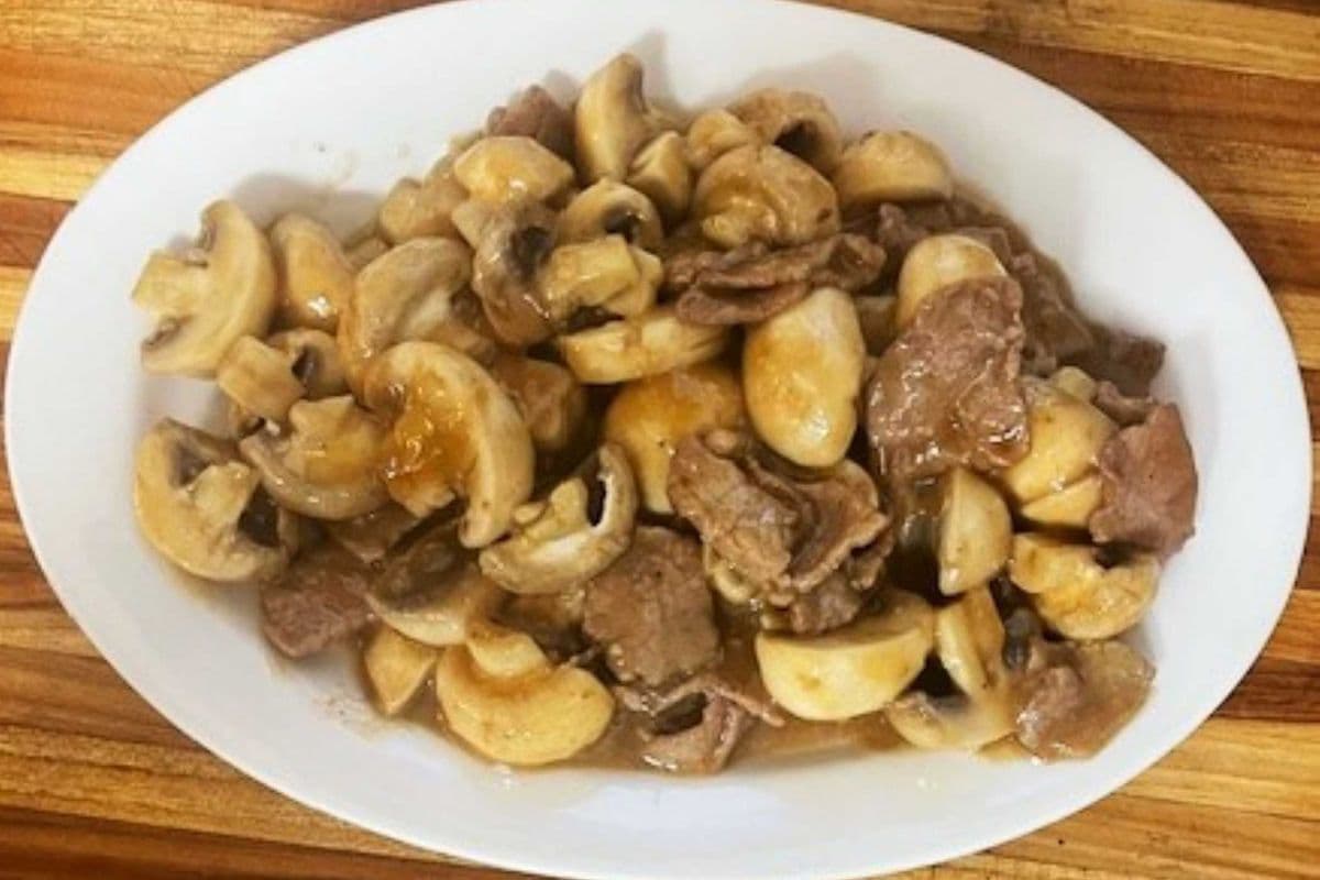 80. Pan Fried Beef with Mushroom