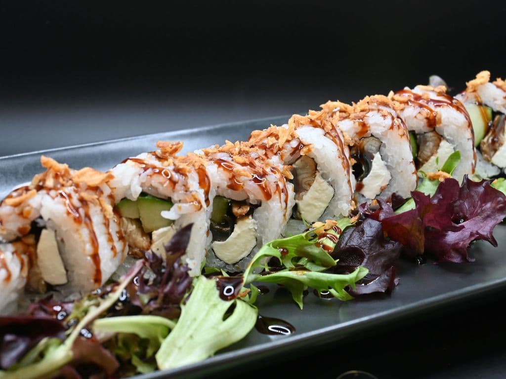 Cheesy Snake Roll (8-Pcs)