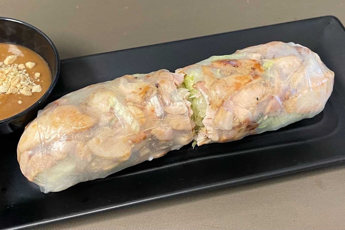 03. Grilled Chicken Salad Roll / Gỏi Cuốn Gà Nướng (1 pcs)