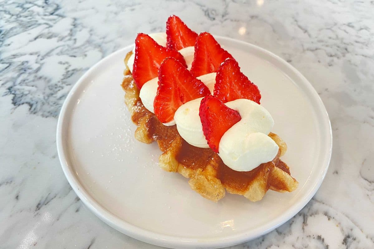 STRAWBERRY CREAM