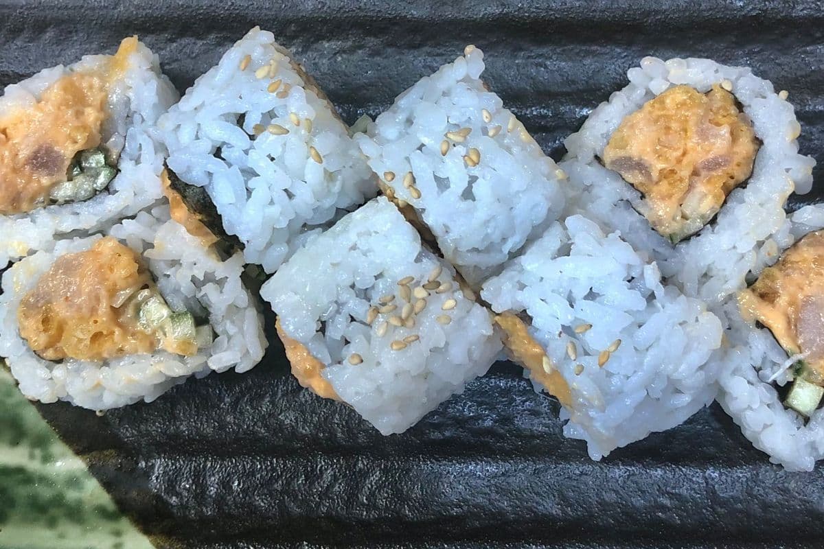 Crispy spicy tuna roll