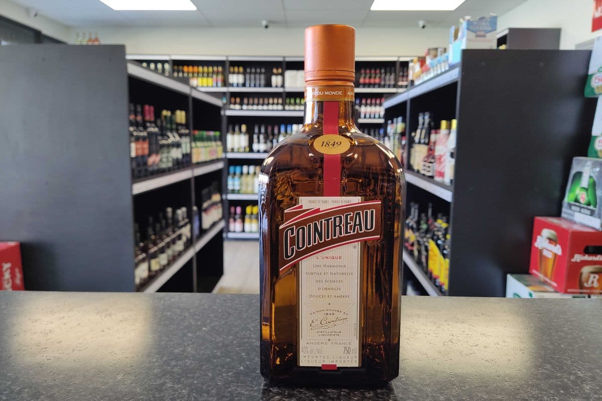 Cointreau (1 x 750ml Bottle)