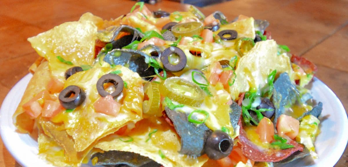 Full Portion Tavern Classic Nachos