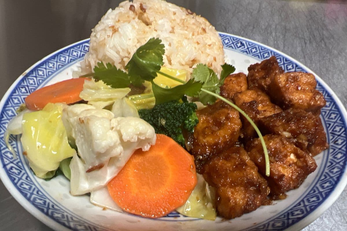 38.Lemongrass Tofu and Vegetable on Rice
