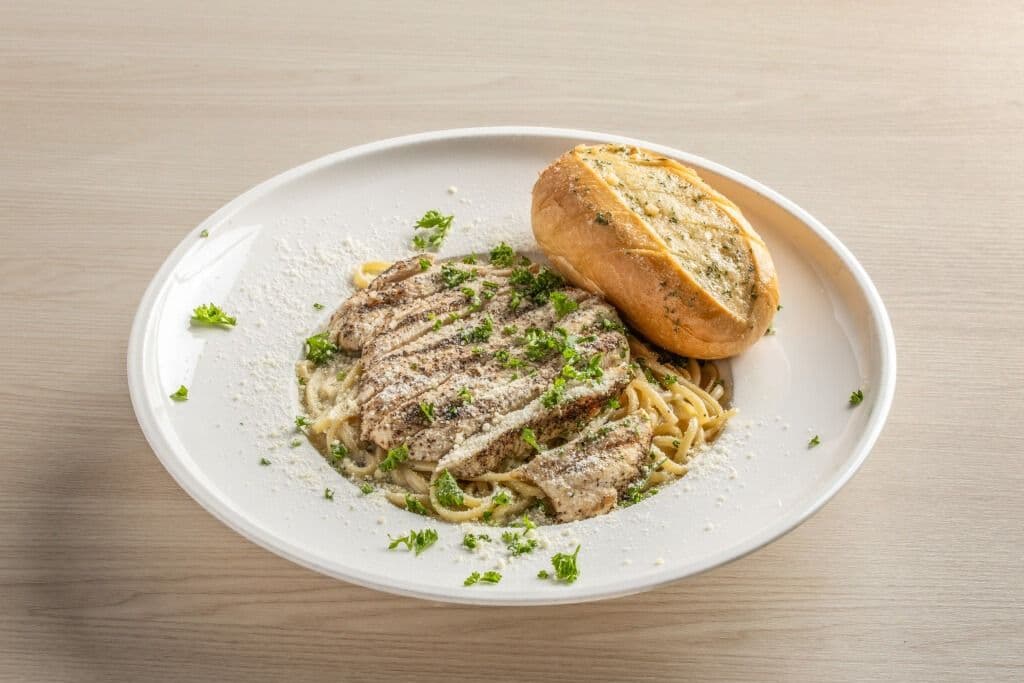 CHICKEN ALFREDO