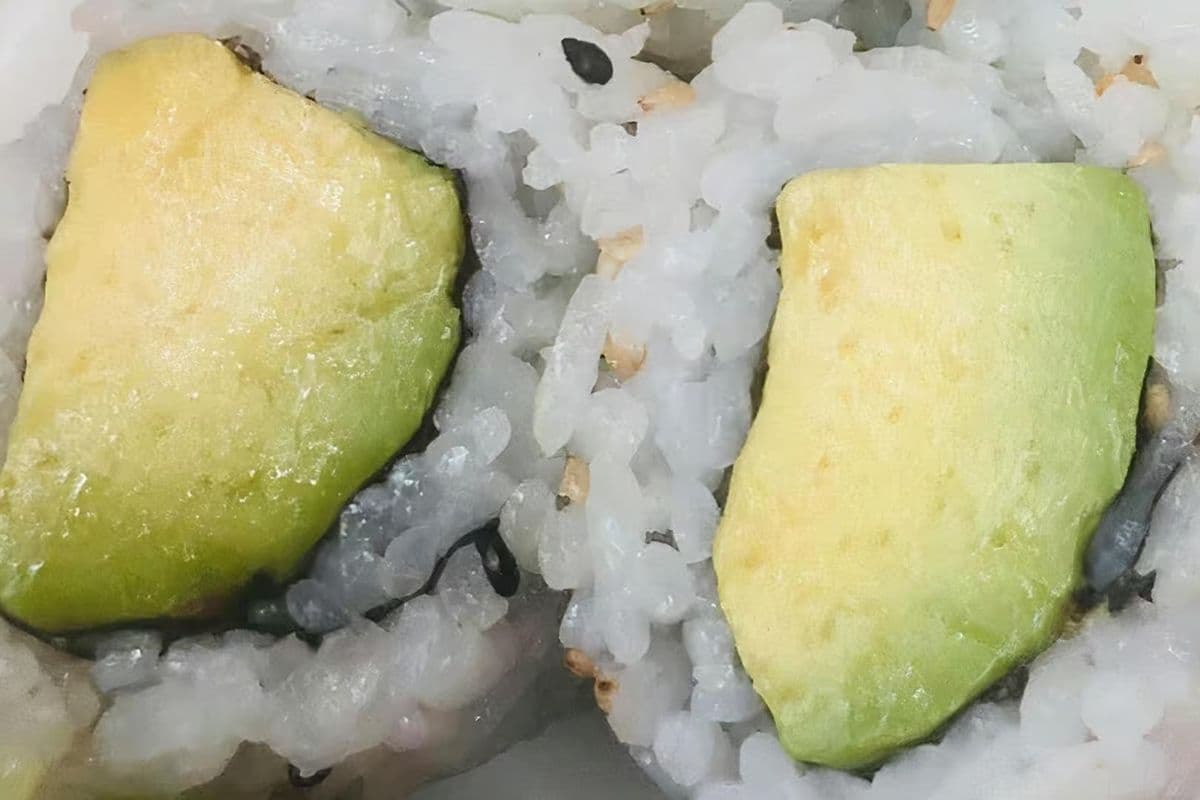 26. Hosomaki à l'avocat / Avocado Hosomaki