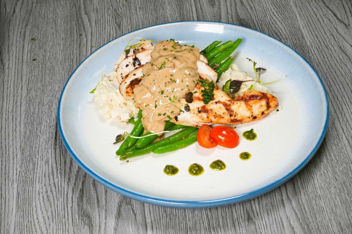 Herb Encrusted Turkey Breast (460 Cal)