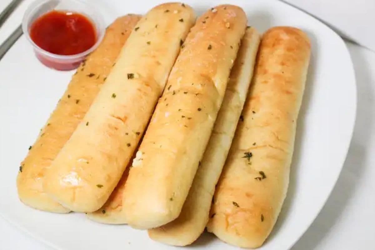Garlic Sticks (380 Cal)